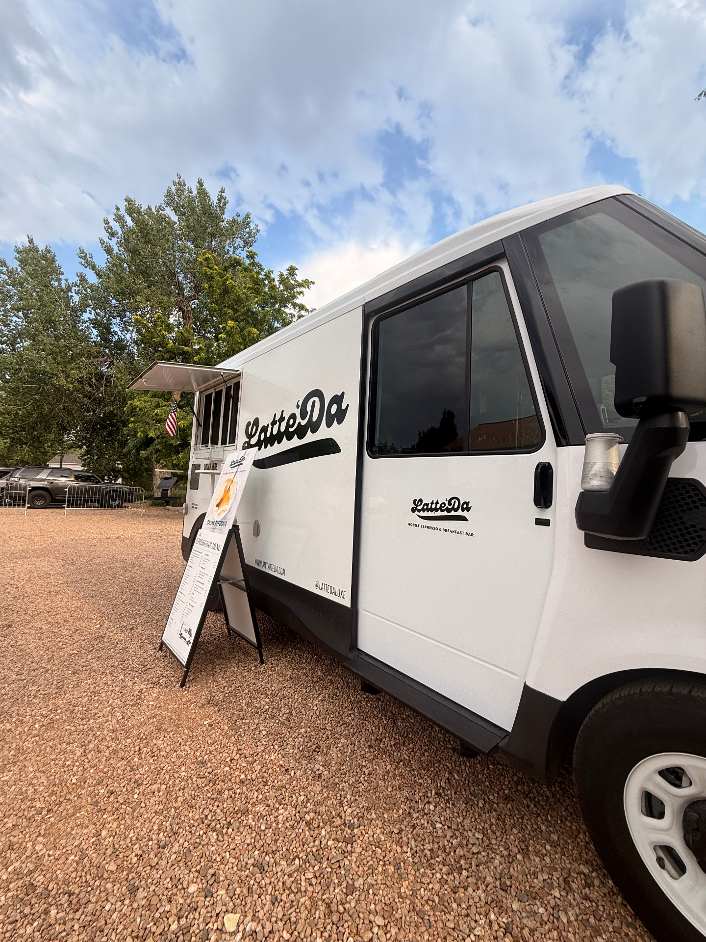 Latte’Da mobile espresso van parked at a Colorado event